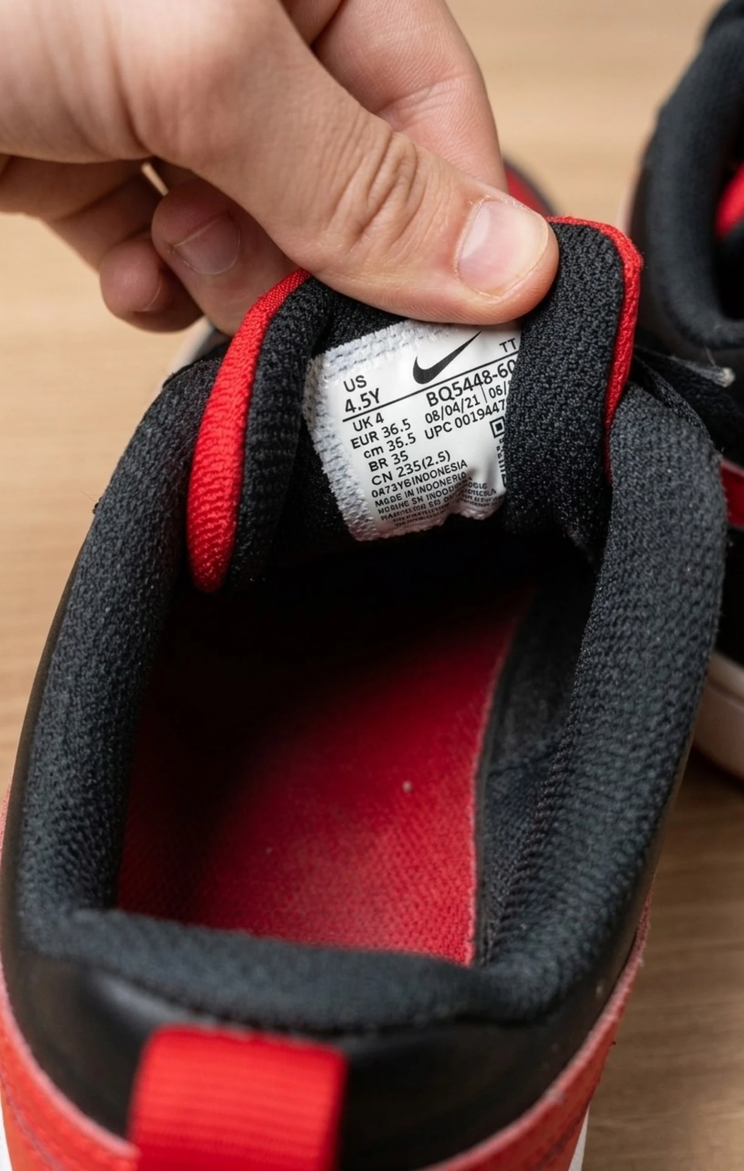Nike sneakers – photo 3